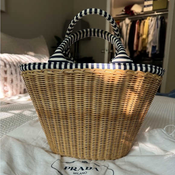 PRADA WICKER BAG WITH SHOULDER STRAP - Picture 3 of 5